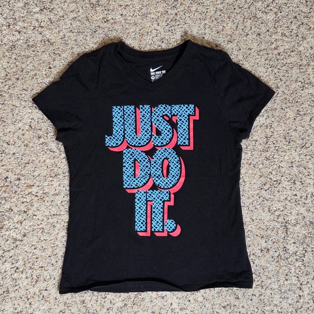 Girls Medium Nike Tee with Just Do It Logo